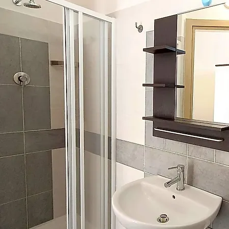 Hotel Lido & *